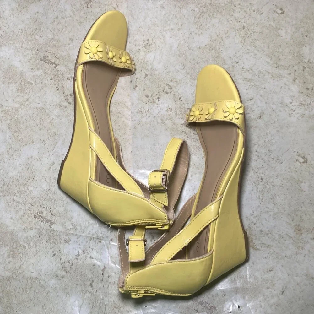 Soft Yellow Floral Wedge Sandals‎ Ankle Strap Back Zipper Closure Summer Casual